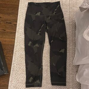 Lululemon roll down crop camo palm leaves 6